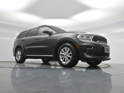 Used 2021 Dodge Durango SXT w/ 3rd Row Seating Group image 4