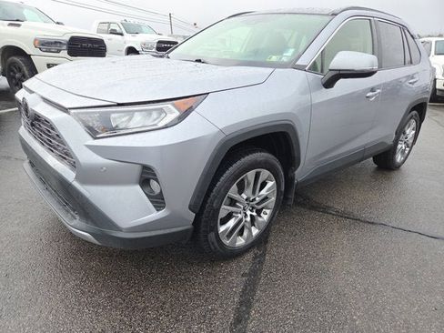Used 2019 Toyota RAV4 Limited image 2