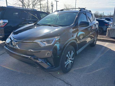 Used 2018 Toyota RAV4 LE w/ All Weather Liner Package image 3