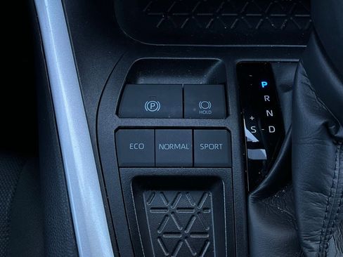 Used 2025 Toyota RAV4 XLE image 24