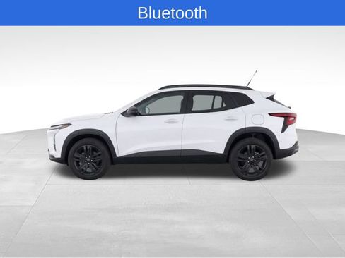 Used 2025 Chevrolet Trax ACTIV w/ Sunroof Package FWD image 6
