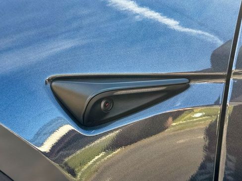 Used 2024 Tesla Model Y Long Range RWD image 23