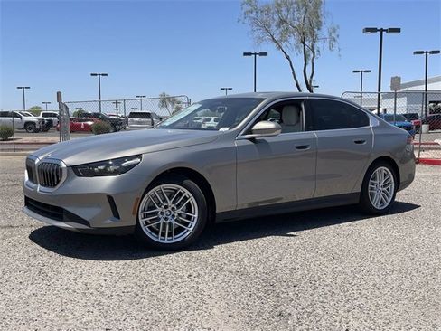 New 2025 BMW 530i image 2