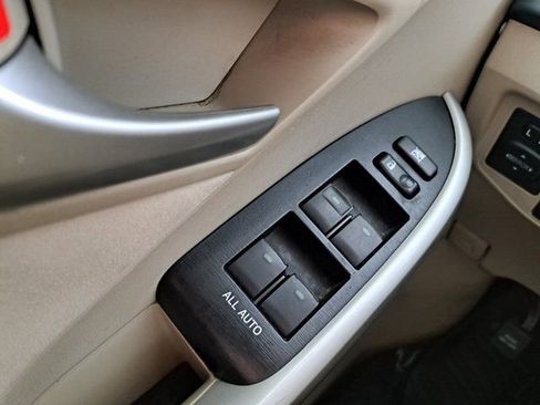 Used 2013 Toyota Prius Two FWD image 24