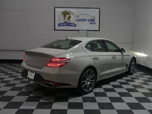 Used 2025 Genesis G70 2.5T image 10