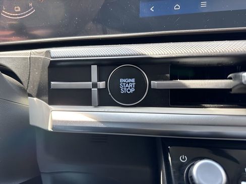 Used 2024 Hyundai Santa Fe SEL image 21