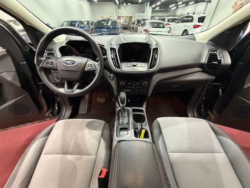 Used 2019 Ford Escape SE image 30