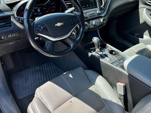 Used 2015 Chevrolet Impala LT w/ Convenience Package image 6