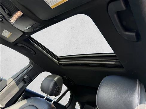 Used 2021 Mercedes-Benz GLC 300 GLC 300 image 22