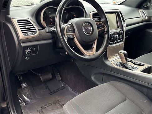 Used 2017 Jeep Grand Cherokee Laredo w/ Quick Order Package 23E image 17