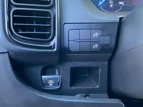 Used 2025 RAM ProMaster 2500 w/ Storage Group image 8