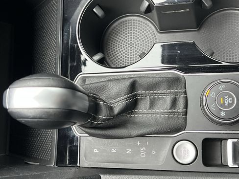 Used 2022 Volkswagen Atlas SEL R-Line image 22