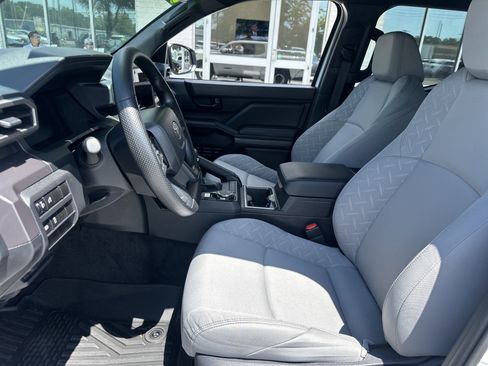 Used 2026 Toyota Tacoma SR5 AWD/4WD image 11