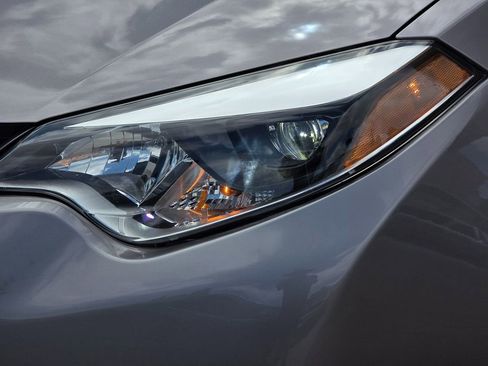 Used 2016 Toyota Corolla LE FWD image 7