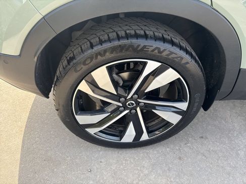 Certified 2023 Volvo XC40 B5 Ultimate AWD/4WD image 15