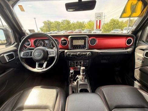 Used 2022 Jeep Gladiator Rubicon w/ Cold Weather Group AWD/4WD image 21