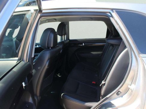 Used 2012 Kia Sorento SX w/ SX Premium Pkg image 6