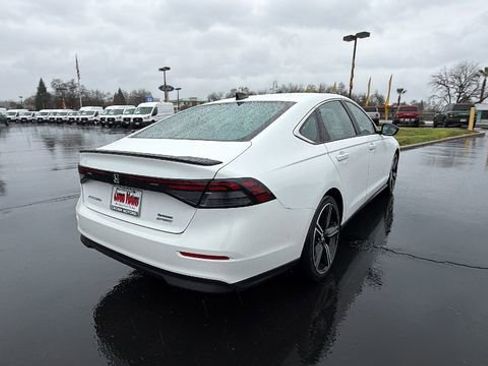 Used 2023 Honda Accord Sport image 4