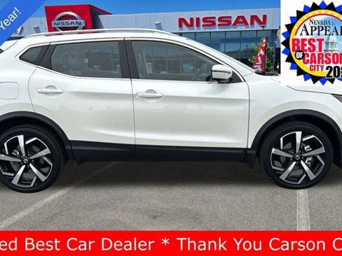Used 2022 Nissan Rogue Sport SL w/ Premium Package image 2