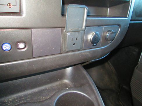 Used 2021 Chevrolet Express 3500 w/ Power Convenience Package image 16