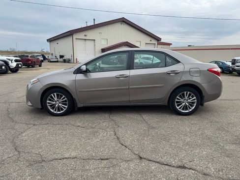 Used 2015 Toyota Corolla LE image 15