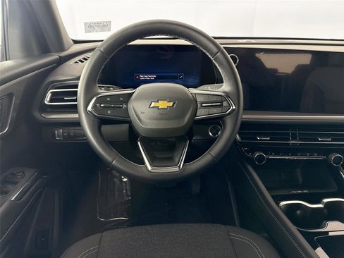 Used 2026 Chevrolet Traverse LT image 31