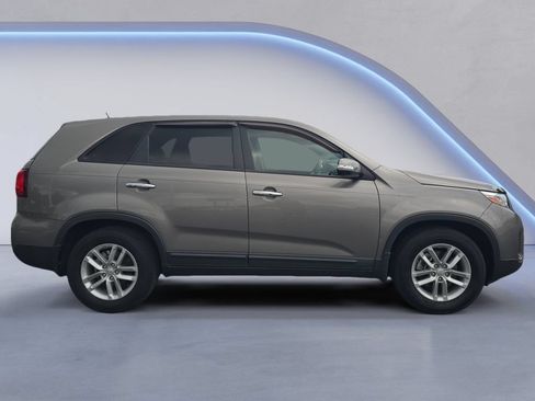 Used 2014 Kia Sorento LX FWD image 7