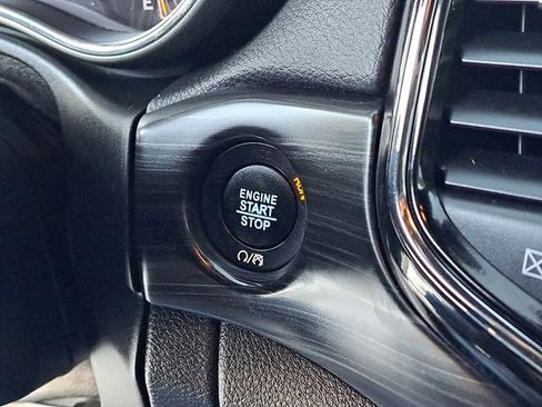 Used 2020 Jeep Grand Cherokee Altitude image 14