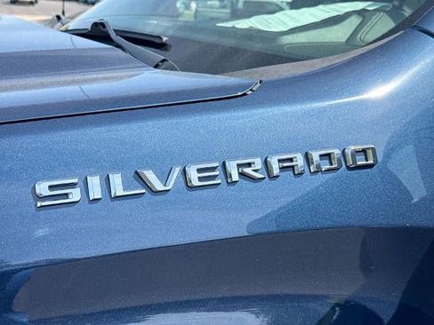 Used 2023 Chevrolet Silverado 1500 LT AWD/4WD image 31