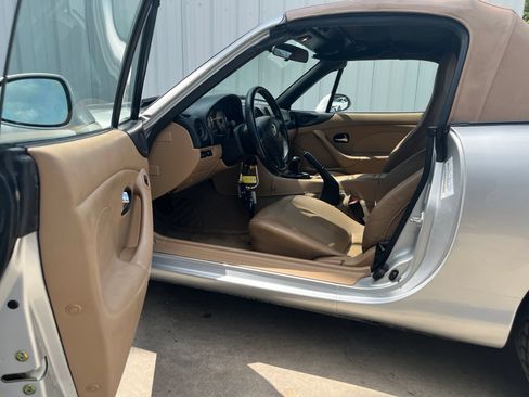 Used 2001 MAZDA MX-5 Miata RWD image 9