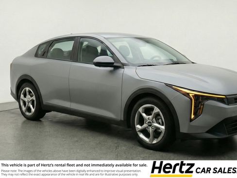 Used 2025 Kia K4 LXS image 1