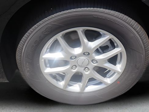New 2027 Chrysler Pacifica Select FWD image 13