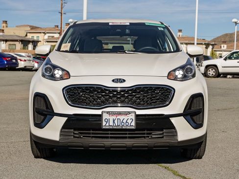 Used 2022 Kia Sportage LX image 9