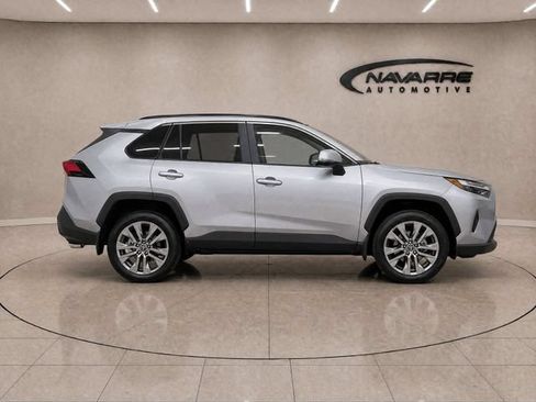 Used 2022 Toyota RAV4 XLE Premium FWD image 9