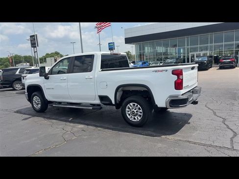 Used 2024 Chevrolet Silverado 2500 LT w/ Convenience Package AWD/4WD image 6