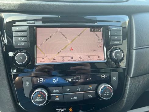 Used 2020 Nissan Rogue SV w/ Sun & Sound Touring Package AWD/4WD image 19