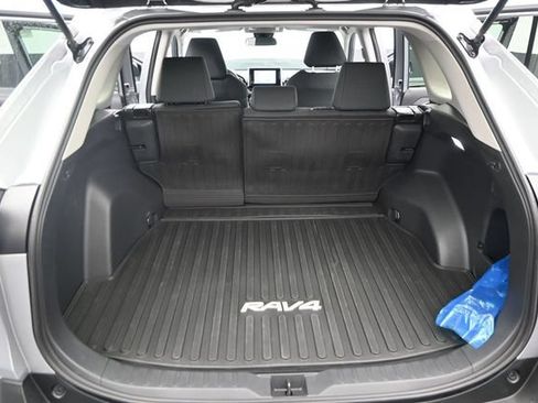 Used 2023 Toyota RAV4 LE FWD image 15