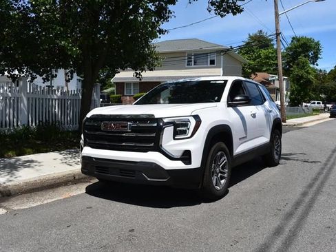 Used 2024 GMC Terrain SLE AWD/4WD image 3