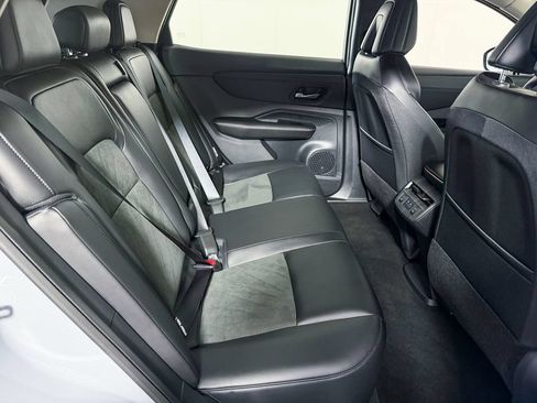 Certified 2024 Nissan Ariya AWD image 40