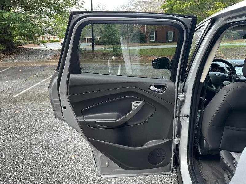 Used 2019 Ford Escape SE FWD image 16