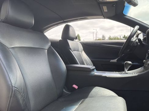 Used 2013 Lexus IS 250C RWD image 11