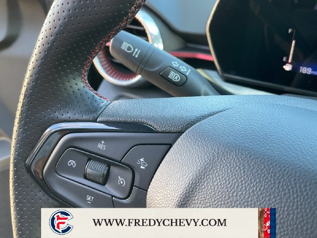 Used 2025 Chevrolet Trax RS w/ Driver Confidence Package FWD image 29