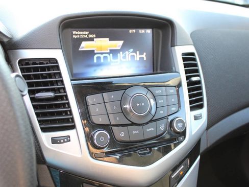 Used 2016 Chevrolet Cruze LT image 15