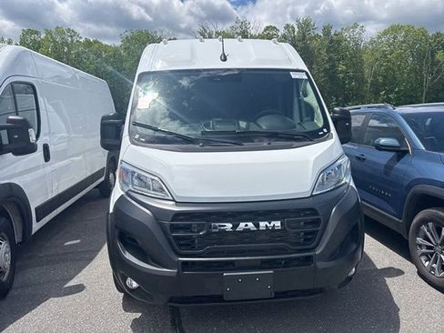 Used 2026 RAM ProMaster 2500 w/ Convenience Group FWD image 3