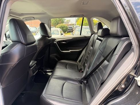 Used 2019 Toyota RAV4 XLE Premium w/ Cold Weather Package AWD/4WD image 6