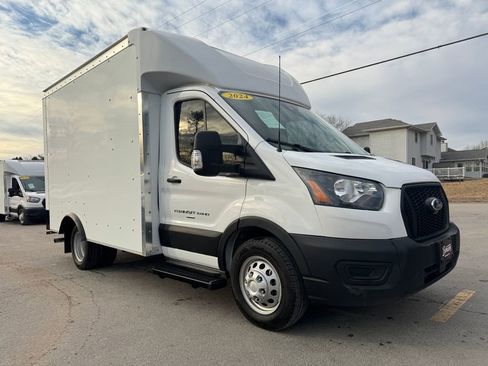 Used 2024 Ford Transit 350 DRW image 3