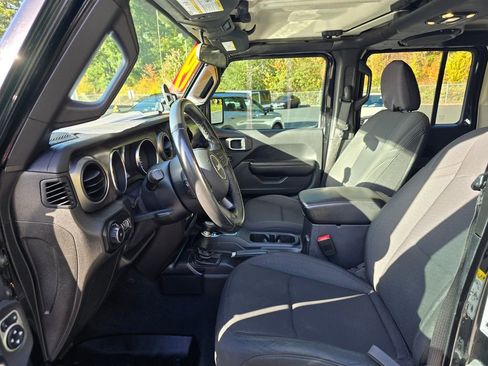 Used 2019 Jeep Wrangler Unlimited Sport S image 11