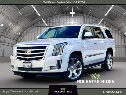 Used 2018 Cadillac Escalade Luxury RWD image 1