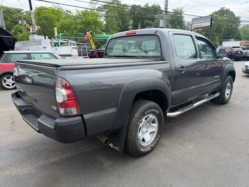 Used 2011 Toyota Tacoma 4x4 Double Cab image 3