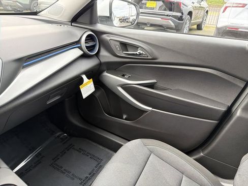 New 2026 Chevrolet Trax LS image 24